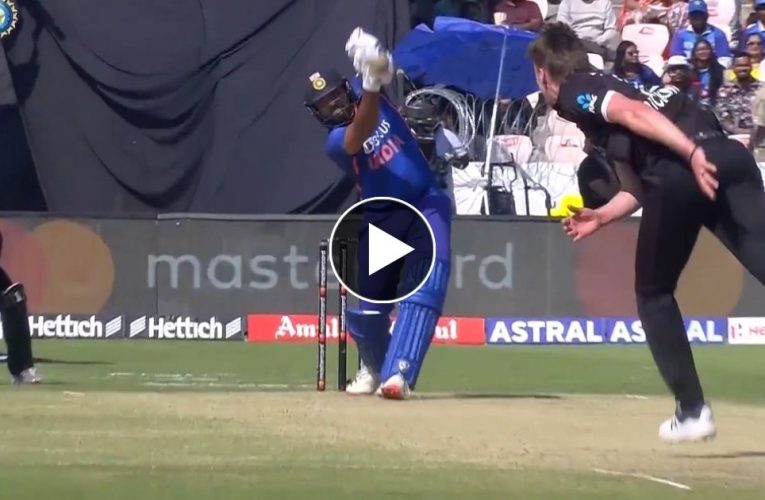 Rohit got out playing a strange shot making a mockery of cricket – video